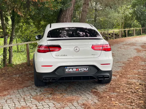 Mercedes-Benz GLC 250 d Coupé AMG Line 4-Matic 7