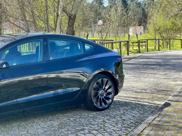 Tesla Model 3 Performance Dual Motor AWD 4