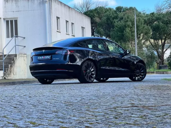 Tesla Model 3 Performance Dual Motor AWD 9