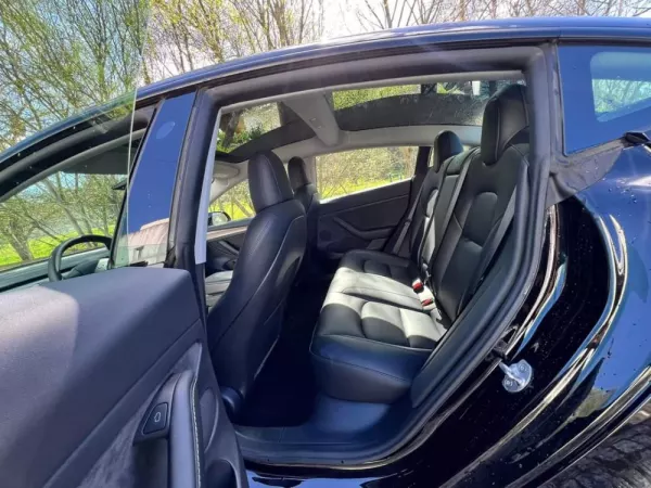 Tesla Model 3 Performance Dual Motor AWD 26