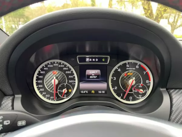 Mercedes-Benz A 45 AMG 4-Matic 16