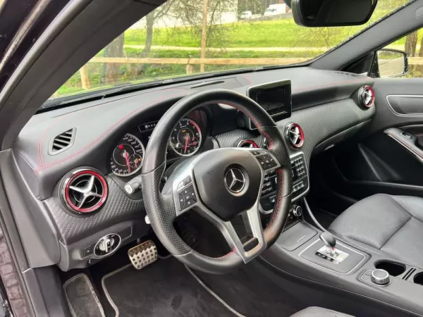 Mercedes-Benz A 45 AMG 4-Matic 19