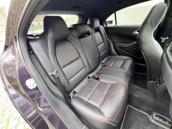 Mercedes-Benz A 45 AMG 4-Matic 27