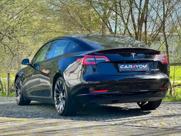 Tesla Model 3 Performance Dual Motor AWD 11
