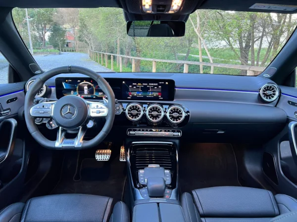 Mercedes-Benz CLA 45 AMG S Shooting Brake 4Matic+ 37