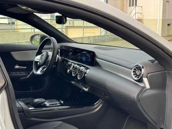 Mercedes-Benz CLA 250 e Shooting Brake AMG Line 26