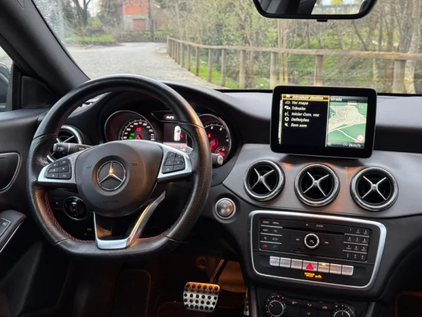 Mercedes-Benz CLA 180 7G-DCT AMG Line 16