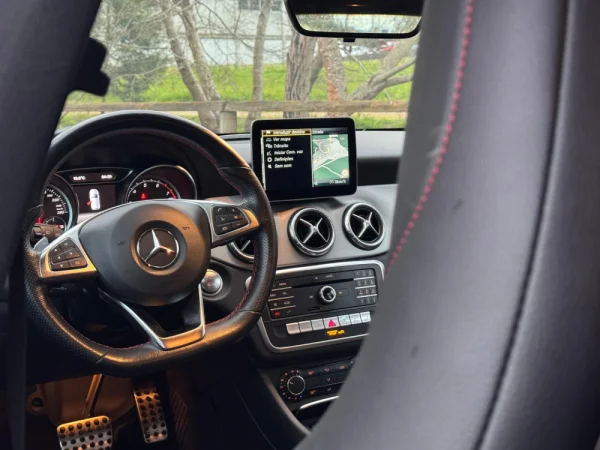 Mercedes-Benz CLA 180 7G-DCT AMG Line 18
