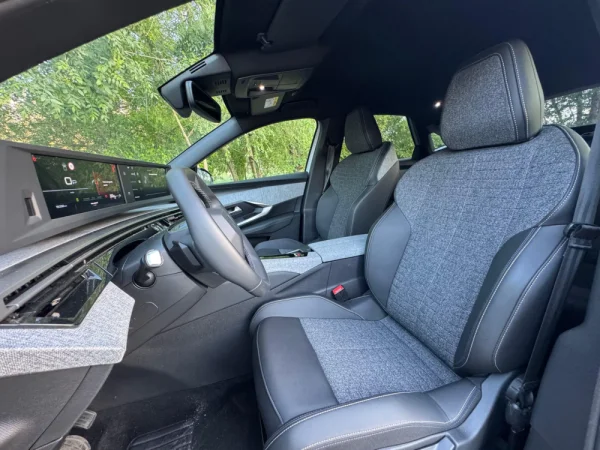 Peugeot 3008 1.2 Hybrid Allure e-DCS6 23