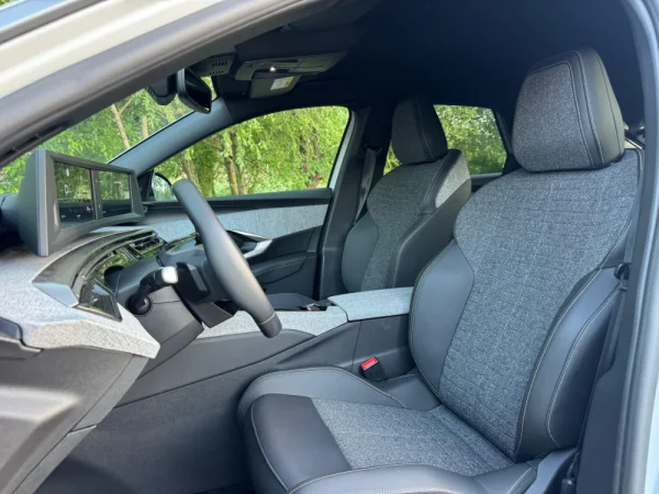 Peugeot 3008 1.2 Hybrid Allure e-DCS6 24