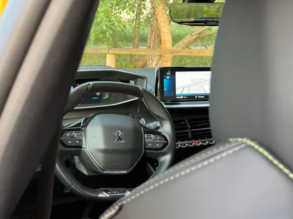 Peugeot e-208 50 kWh GT Line 32