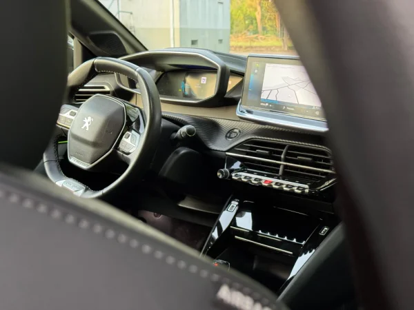 Peugeot e-208 50 kWh GT Line 36