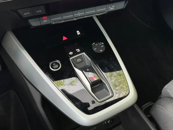 Audi Q4 e-tron 40 63 kWh SE Business 18