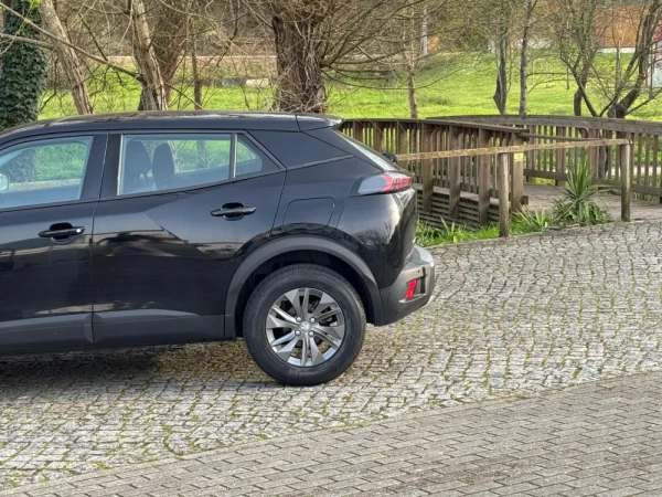 Peugeot 2008 1.2 PureTech Allure Pack EAT8 11