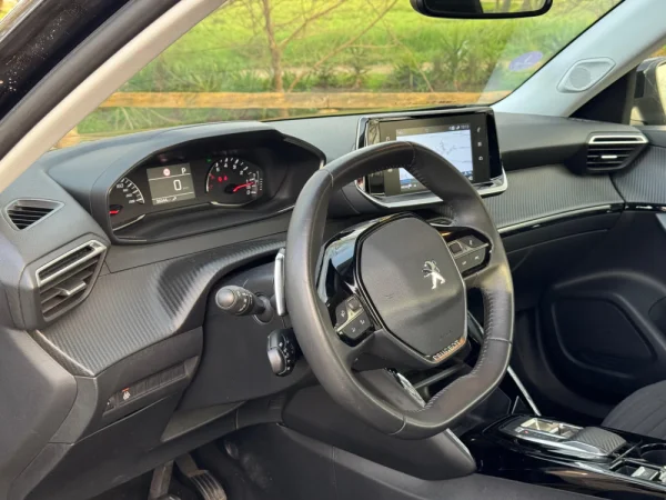 Peugeot 2008 1.2 PureTech Allure Pack EAT8 22