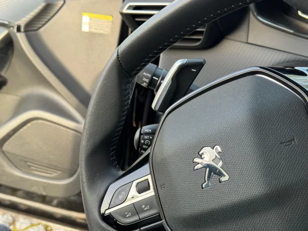 Peugeot 2008 1.2 PureTech Allure Pack EAT8 24