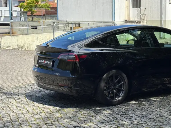 Tesla Model 3 Standard Range Plus RWD 5