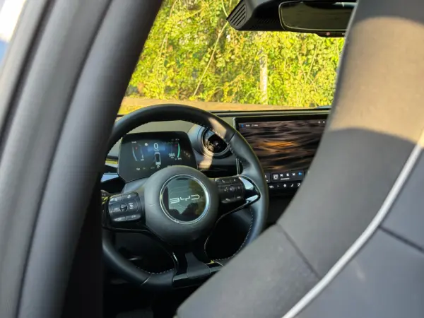BYD Dolphin 60.4 kWh Design 25