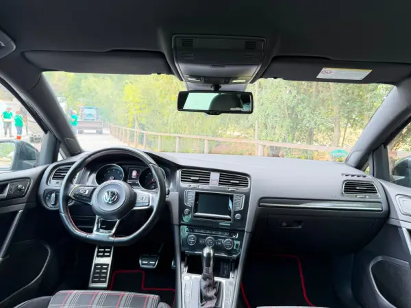 Volkswagen Golf 2.0 TSi R DSG 21