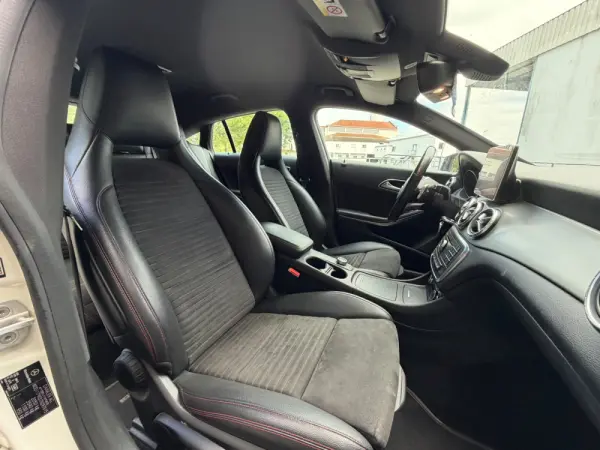 Mercedes-Benz CLA 220 d Shooting Brake AMG Line Aut. 36