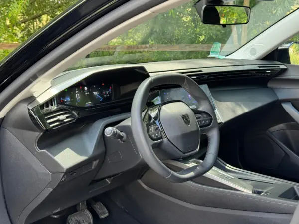 Peugeot 308 PureTech 130 EAT8 Active Pack 18
