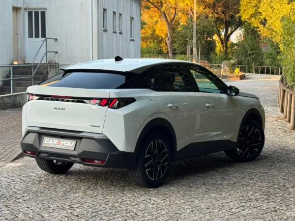 Peugeot 3008 1.2 Hybrid Allure e-DCS6 7