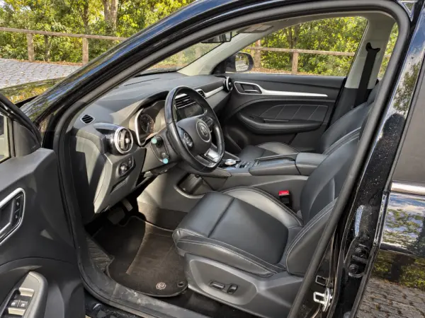 MG ZS EV 44.5 kWh Luxury 8