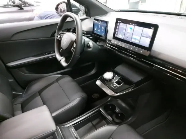 MG MG4 64 kWh Luxury 7