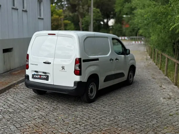 Peugeot Partner 1.5 BlueHdi Premium Standard 10
