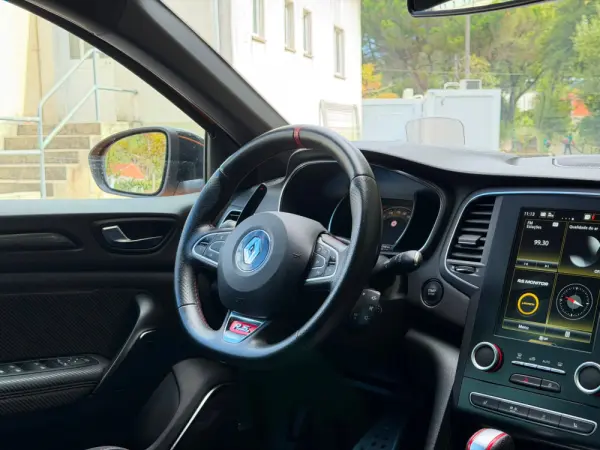Renault Mégane 1.8 TCe R.S. EDC 35