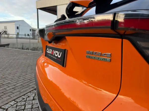 MG MG4 64 kWh Luxury 8