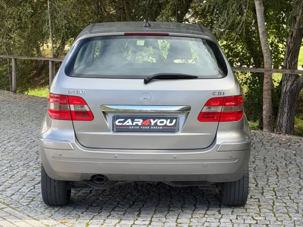 Mercedes-Benz B 180 CDi 10