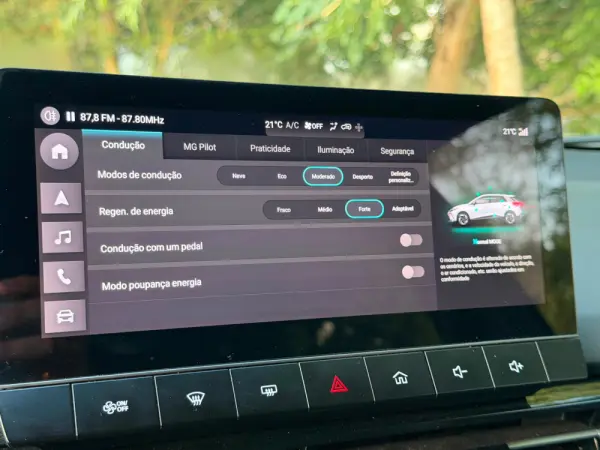 MG MG4 77 kWh Extended Range Luxury 17
