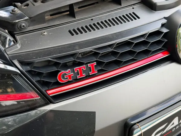 Volkswagen Golf 2.0 TSi R DSG 16