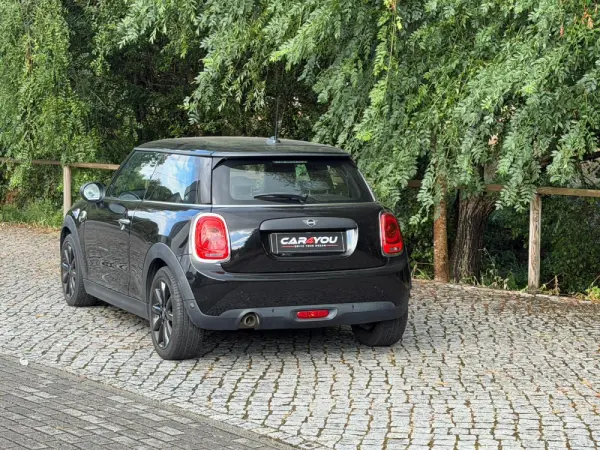 MINI 3 Portas One D 6