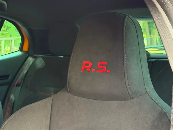 Renault Mégane 1.8 TCe R.S. EDC 31