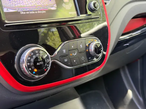 Renault Captur TCe 120 EDC Helly Hansen 21
