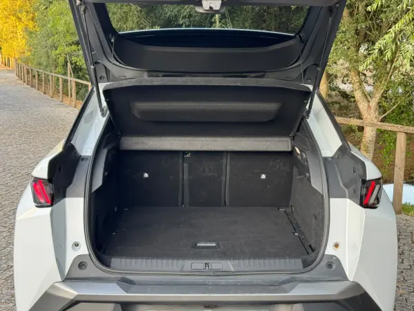 Peugeot 3008 1.2 Hybrid Allure e-DCS6 13