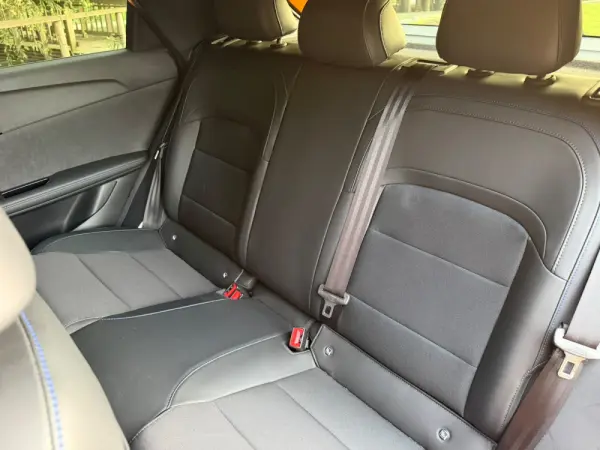 MG MG4 64 kWh Luxury 43