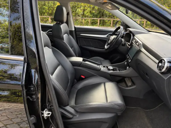 MG ZS EV 44.5 kWh Luxury 11