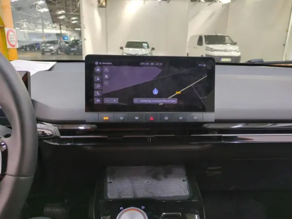 MG MG4 64 kWh Luxury 8
