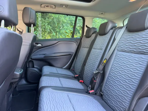 Opel Zafira 1.6 CDTi Executive 38