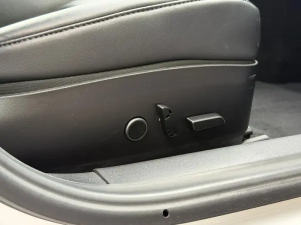 Tesla Model 3 Standard Range Plus RWD 32