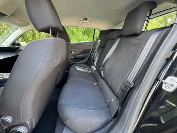 Peugeot 308 PureTech 130 EAT8 Active Pack 32