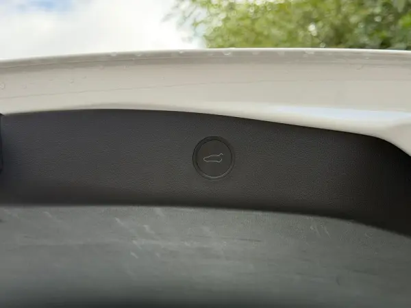 Tesla Model 3 Standard Range Plus RWD 13