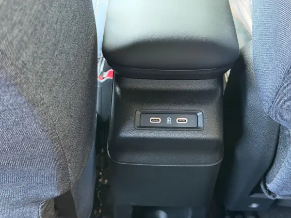 Renault 4 E-Tech 52 kWh Iconic Autonomia Conforto 42