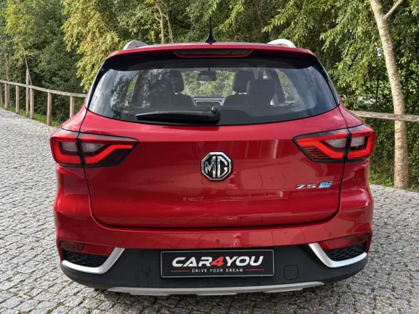 MG ZS EV 44.5 kWh Luxury 9