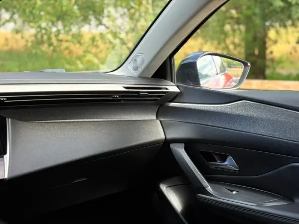 Peugeot 308 1.2 PureTech Allure 18