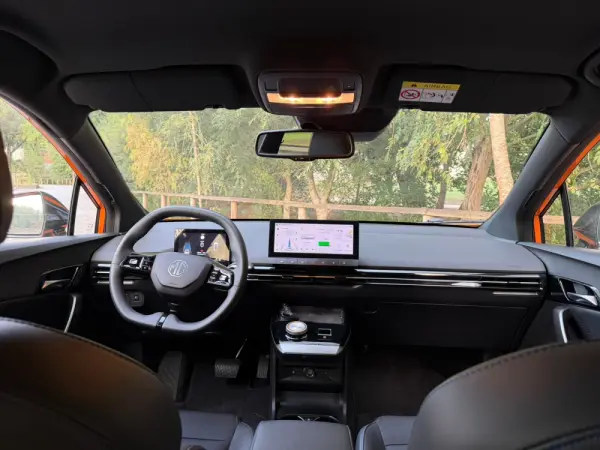MG MG4 64 kWh Luxury 16