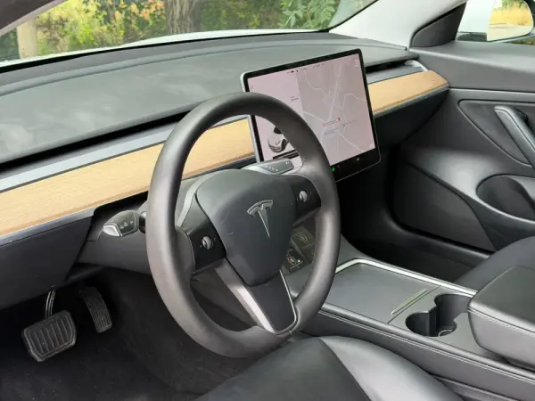 Tesla Model 3 Standard Range Plus RWD 25